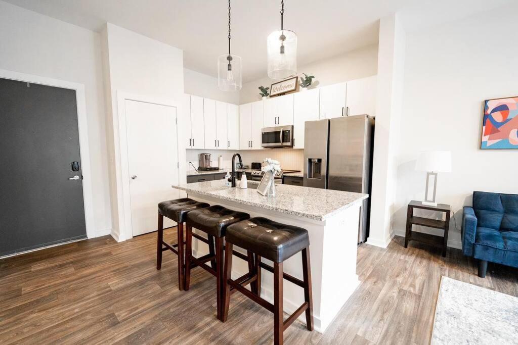 Luxury Wifi, Gym, Pool, Shops & Food! Unit 329 Apartamento *